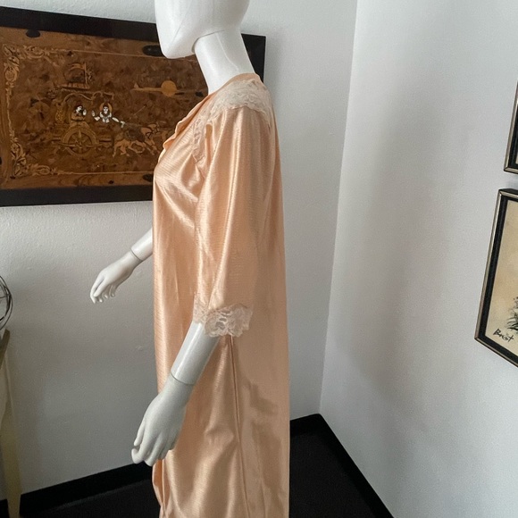Modavon Peach Nylon Robe - Picture 3 of 10